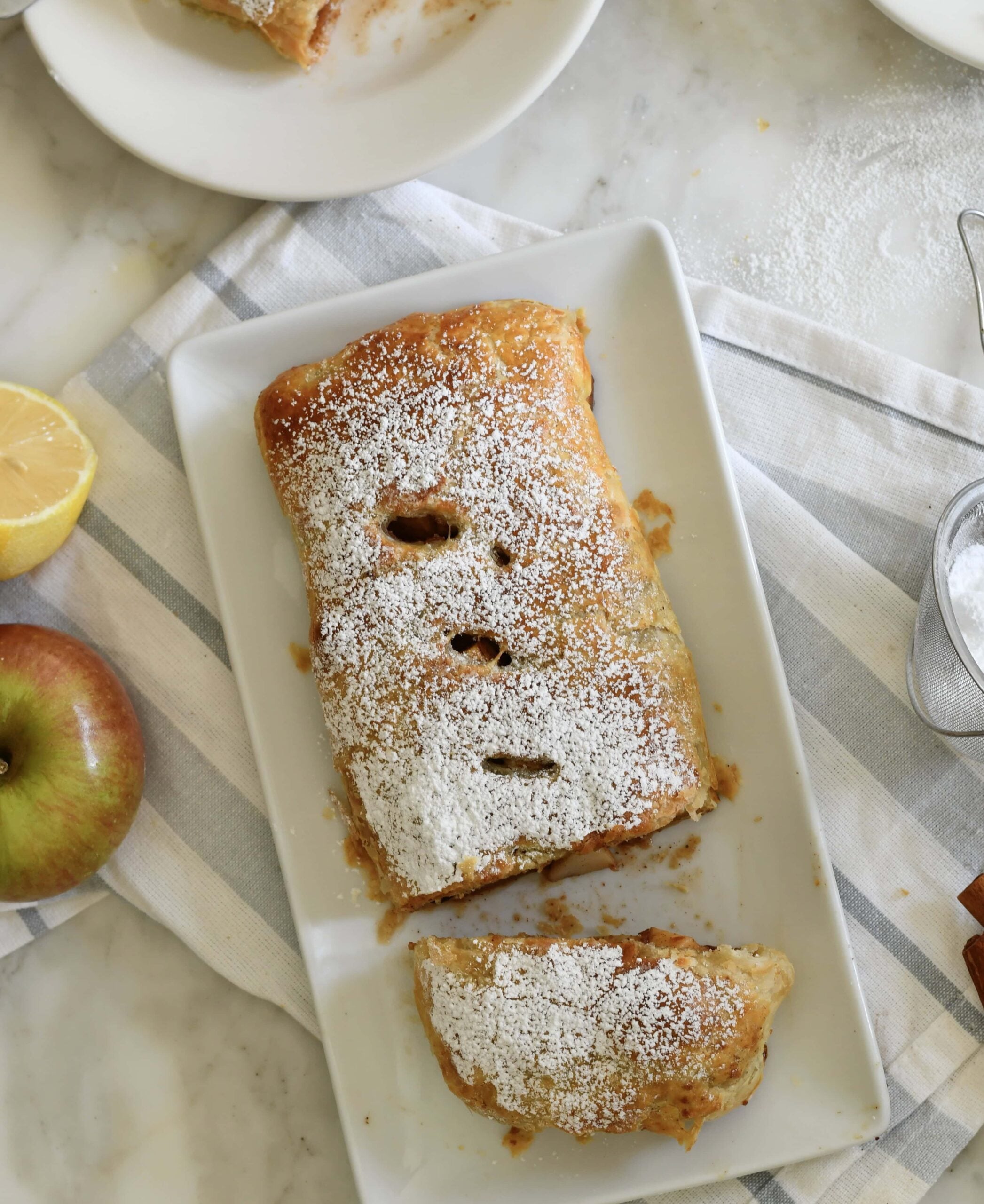 Easy and Quick Apple Strudel Dessert