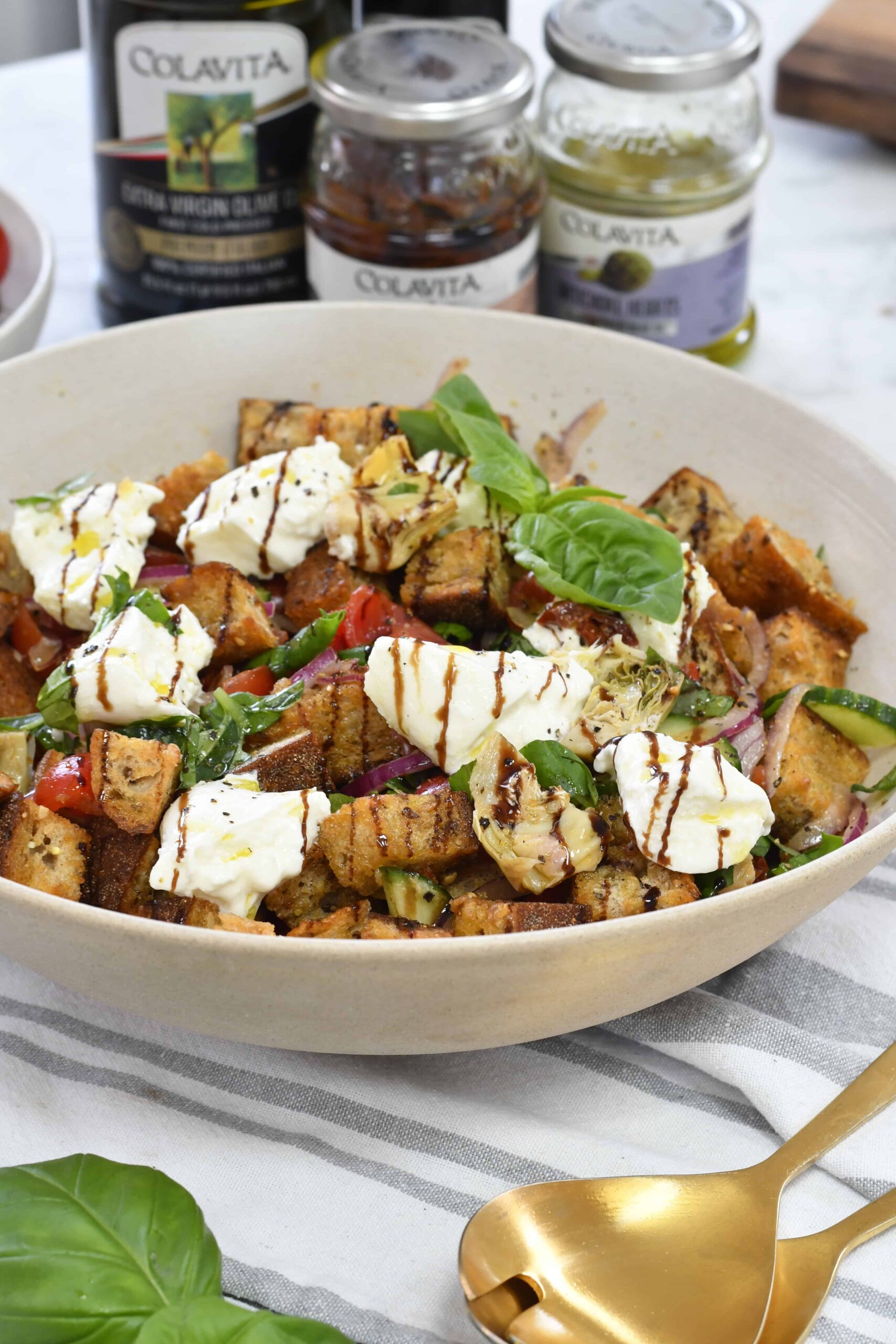 Classic Italian Summer Panzanella Salad
