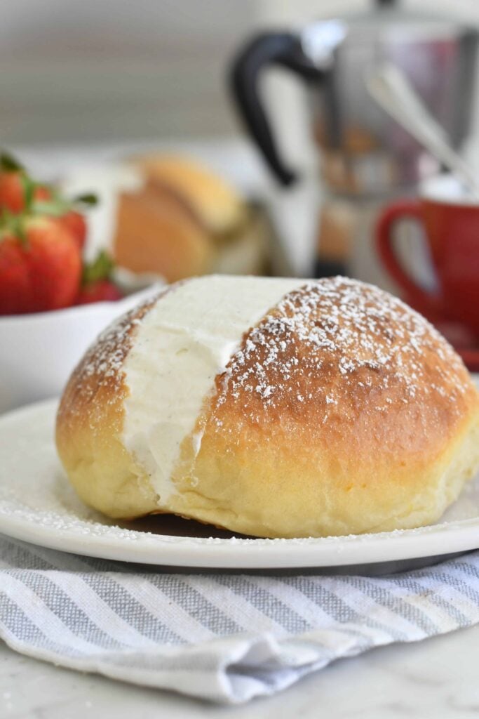 Authentic Maritozzi Recipe – Italian Cream Buns with Whipped Cream